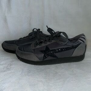 Very G Gypsy Jazz grey and black glitter star sporty sneakers size 7